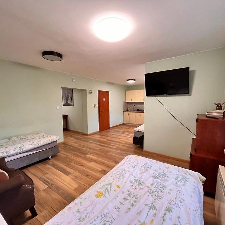 Green Albatros 48M With Bathroom Varsóvia Exterior foto